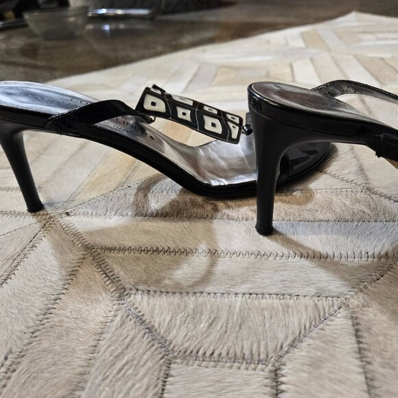 Donald pliner couture black and white strappy stiletto sandals - Picture 5 of 6